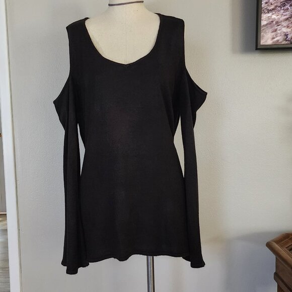 ROZ & ALI COLD SHOULDER TOP - Picture 2 of 5